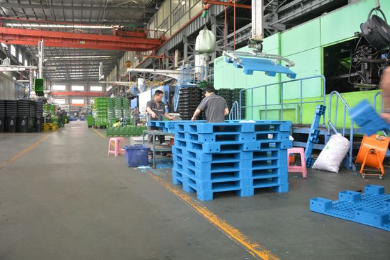 Single Deck 4 Way Entry HDPE Pallet Industrial Packaging for Large Warehouse Stacking