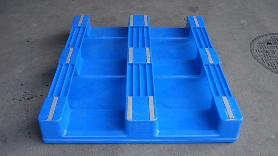 Hygienic 3 Runner Plastic Pallet Reinforced Flat Racking for Racking Load of 1200 kg